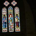 Vitrail de Henri Broillet dans le chœur de l’église de Montagny-les-Monts