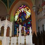 Le vitrail de l’Assomption de Cingria dans l’église d’Attalens